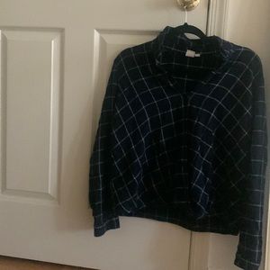 Cropped twist plaid flannel one button from gap size (L)